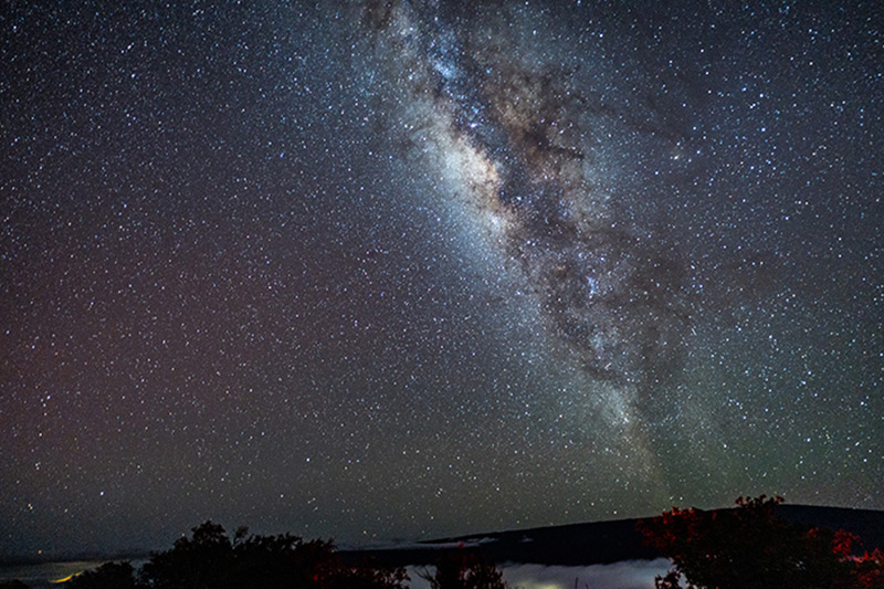 ハワイ島A-Bayの美しいサンセットと夜の満天の星空観測ツアー